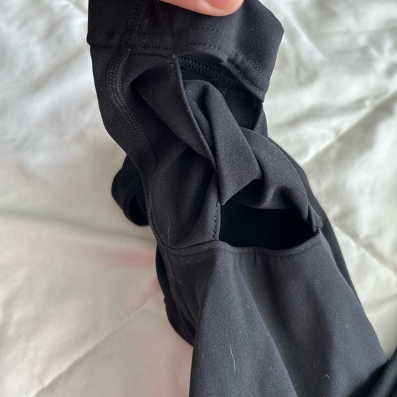 Free Movement Cropped Women’s Leggings Black- Knot at Ankle - Picture 4 of 9